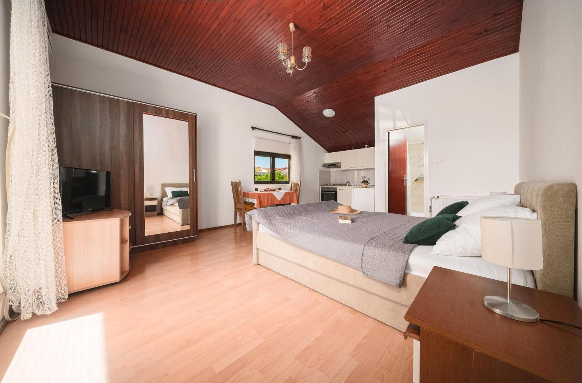 Apartment And Rooms Mrkovic فوديس المظهر الخارجي الصورة