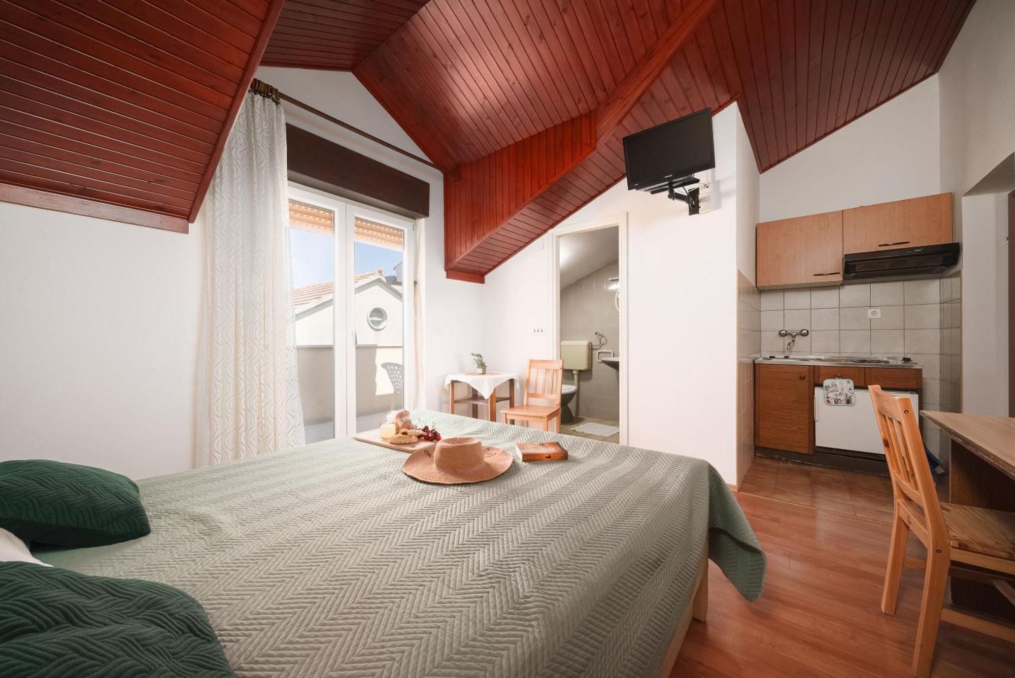 Apartment And Rooms Mrkovic فوديس المظهر الخارجي الصورة